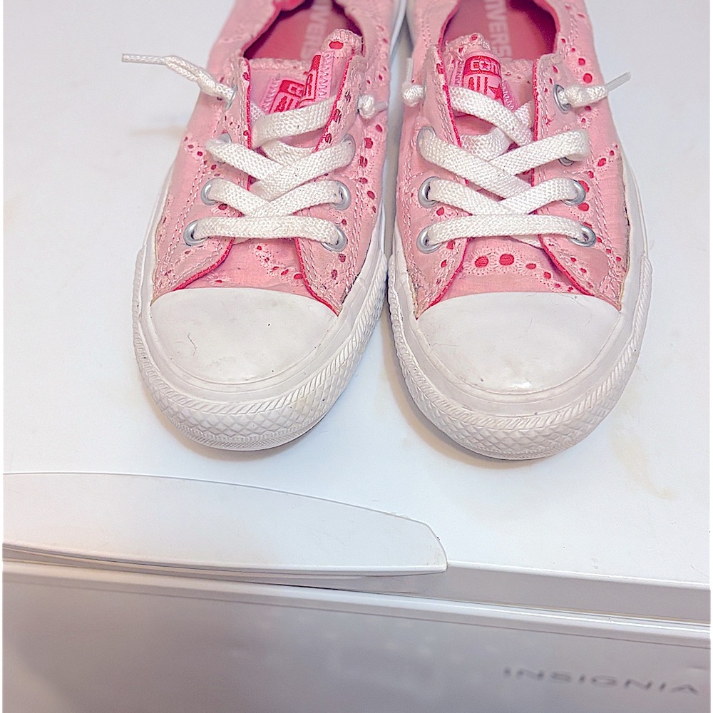 women's' Limited Edition Eyelet Lace Converse size 8.5